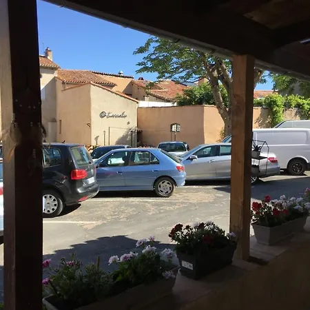 Au Pied Du Moulin Apartment